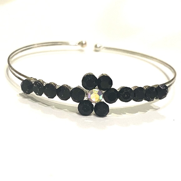 Jewelry - Black Flower Open wire cuff bracelet